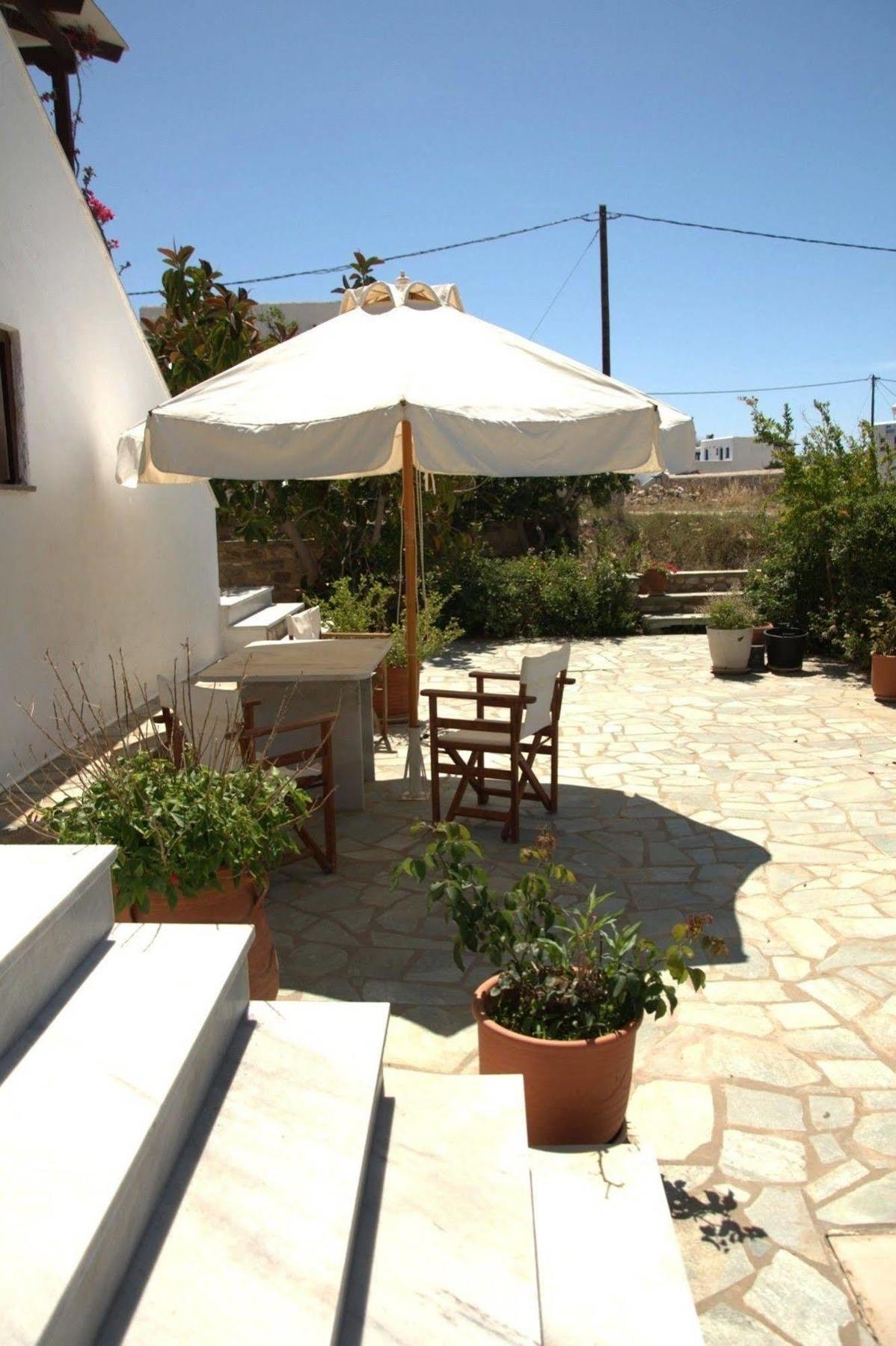 Michalis Apartments Near The Beaches With Sea View Páros Dış mekan fotoğraf