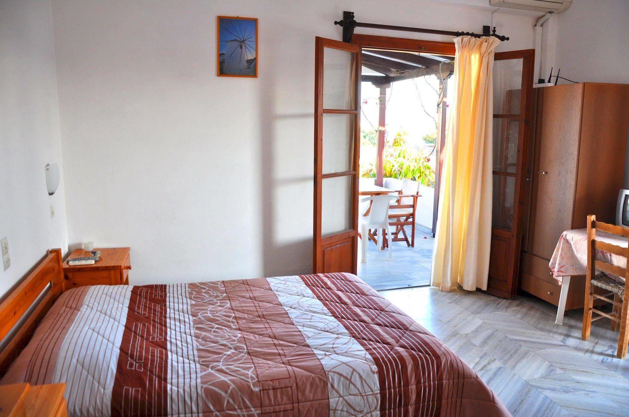 Michalis Apartments Near The Beaches With Sea View Páros Dış mekan fotoğraf